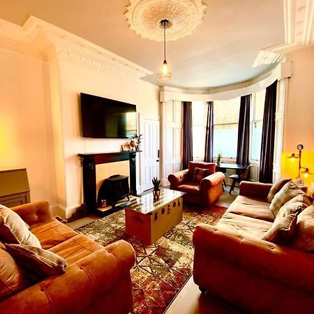 Anchored Homely Apartment In Historic Centre Пейзли Екстериор снимка